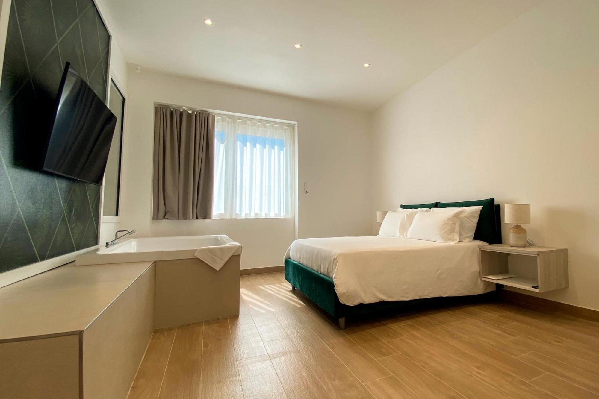 Monumental Luxury Rooms Caserta Exterior photo