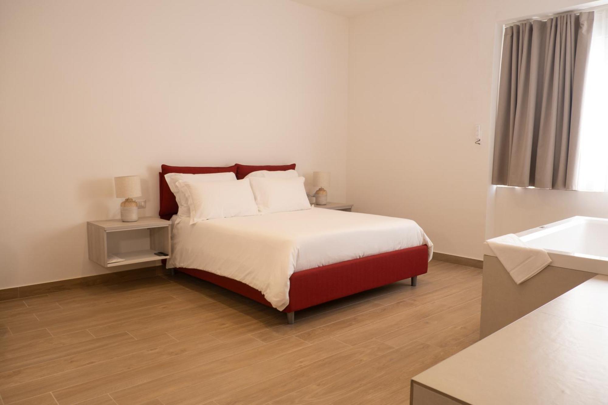 Monumental Luxury Rooms Caserta Exterior photo