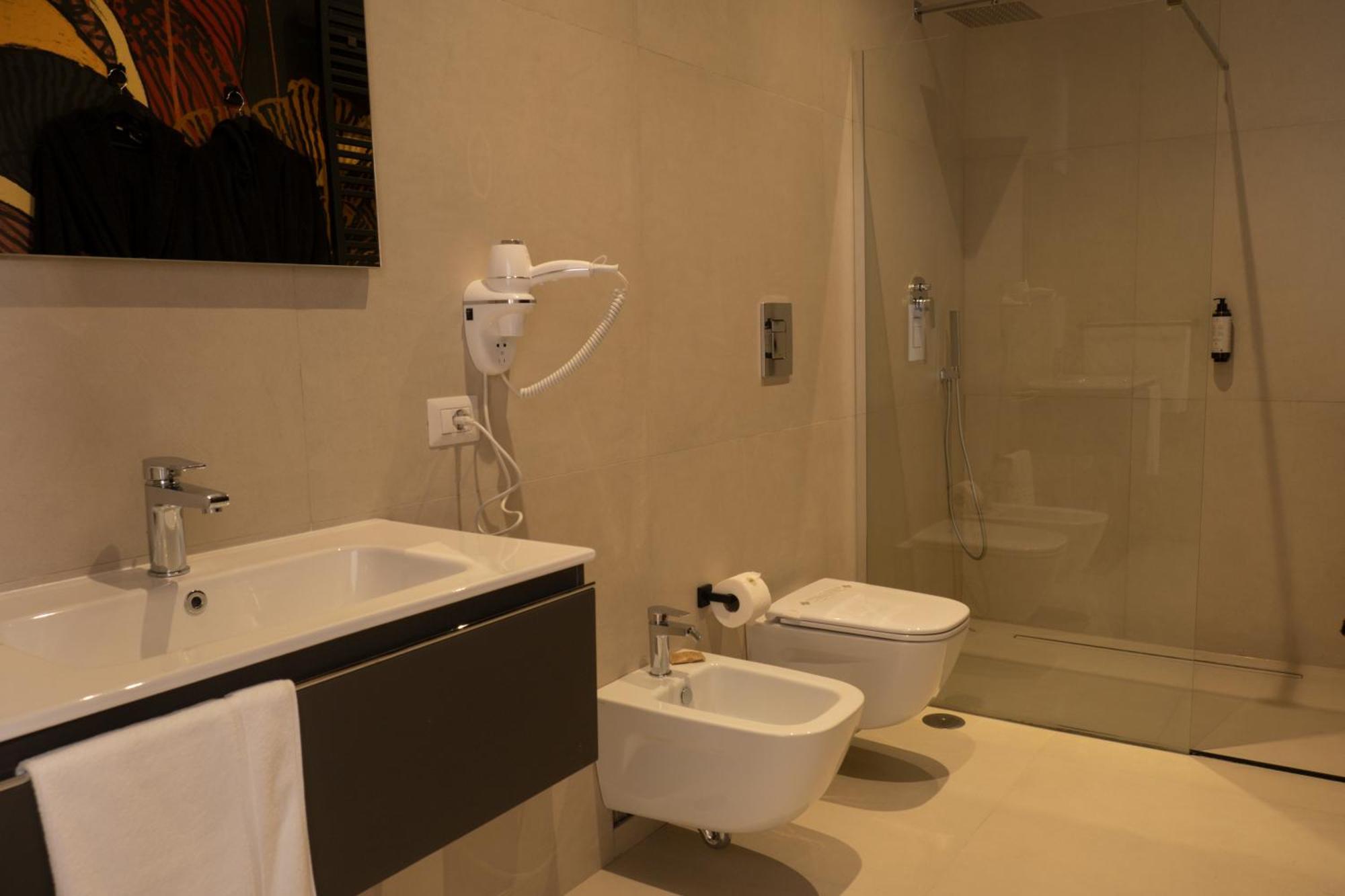 Monumental Luxury Rooms Caserta Exterior photo