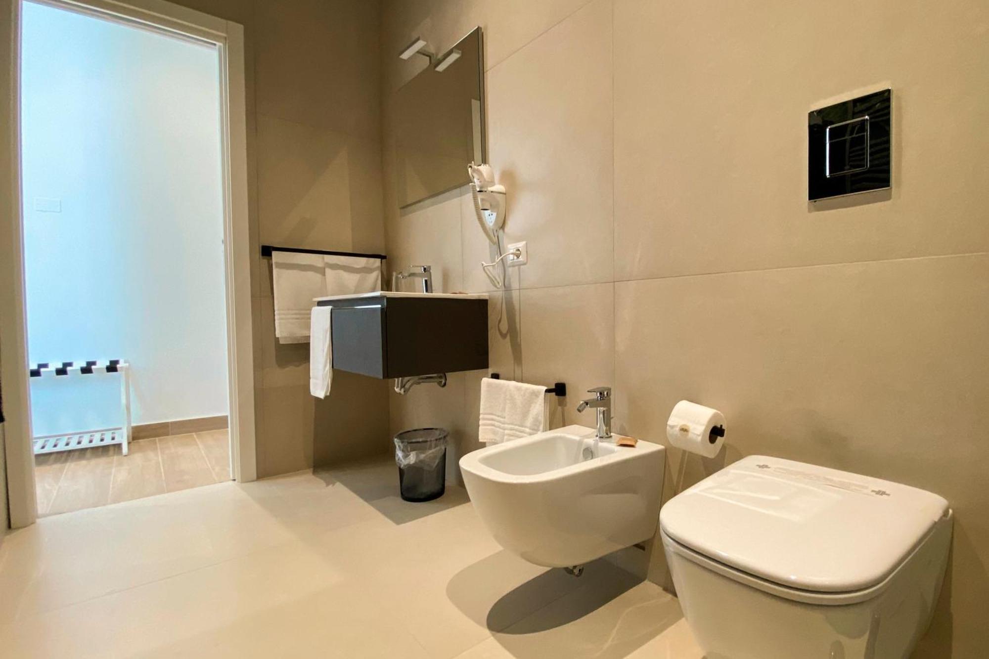 Monumental Luxury Rooms Caserta Exterior photo